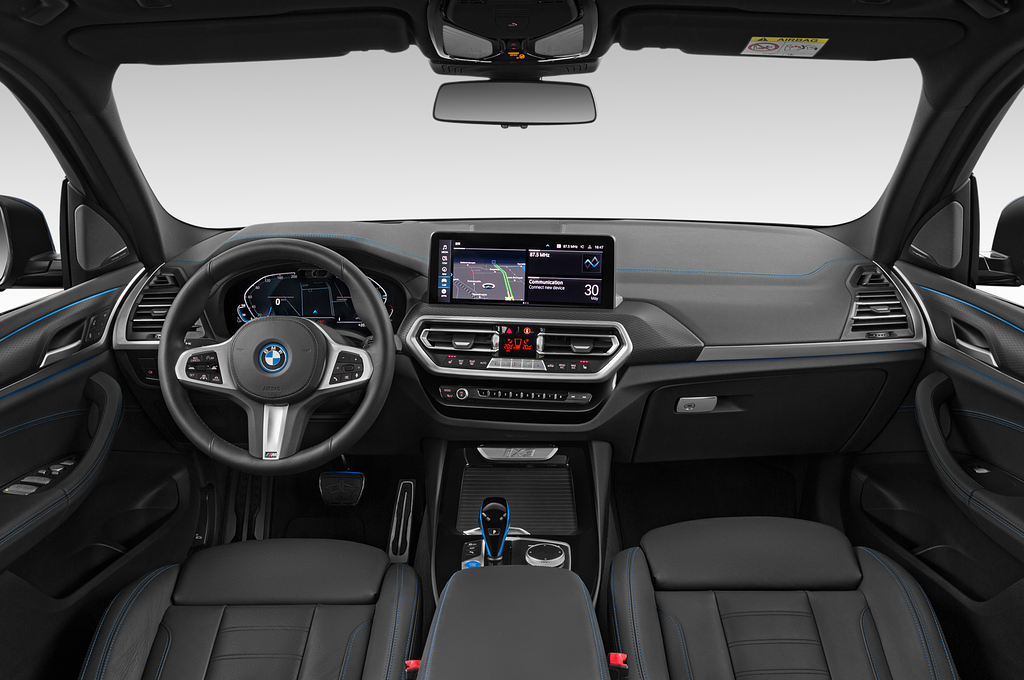 BMW ix3 (Baujahr 2022) Inspiring 5 Türen Cockpit und Innenraum