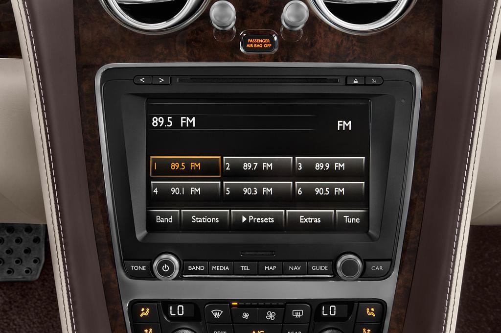 Bentley Continental Flying Spur (Baujahr 2015) - 4 Türen Radio und Infotainmentsystem