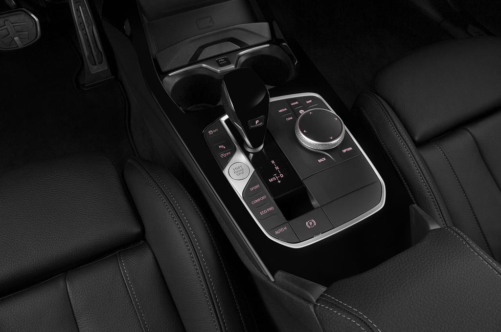 BMW M135I XDRIVE (Baujahr 2022) M135i 5 Türen Schalthebel