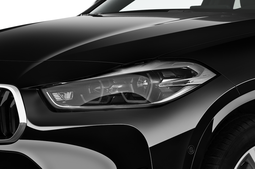 BMW X2 (Baujahr 2023) M Sport 5 Türen Scheinwerfer