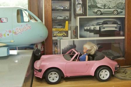 einen Barbie-Porsche.