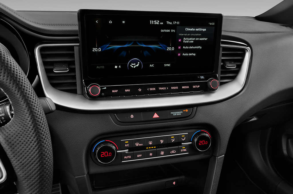 Kia XCeed (Baujahr 2023) GT-Line 5 Türen Temperatur und Klimaanlage