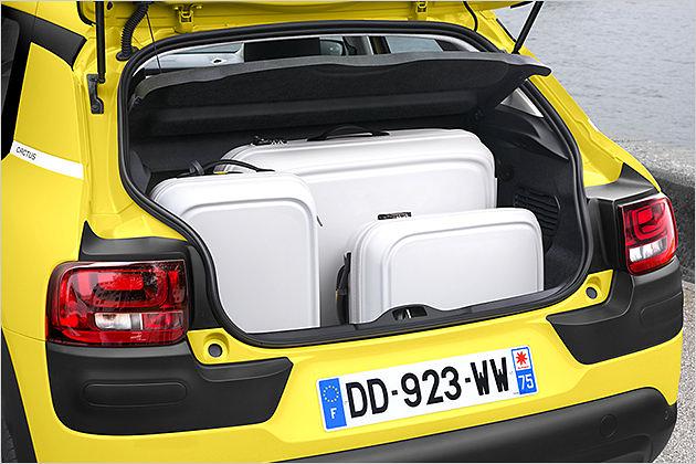 348 Liter passen hinein - das geht in Ordnung, auch wenn in den Skoda Yeti mehr hineinpasst