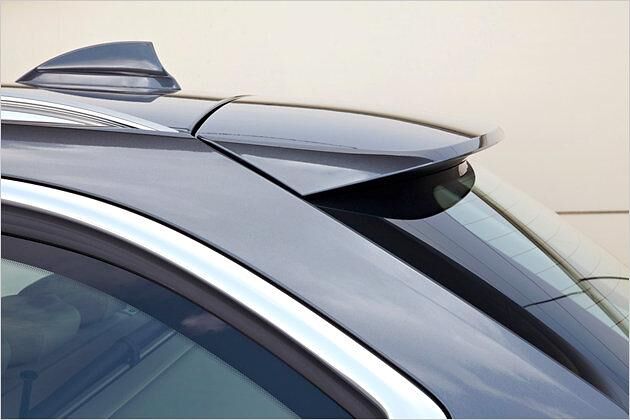 Ein Dachkantenspoiler sorgt am Heck für eine verbesserte Aerodynamik
