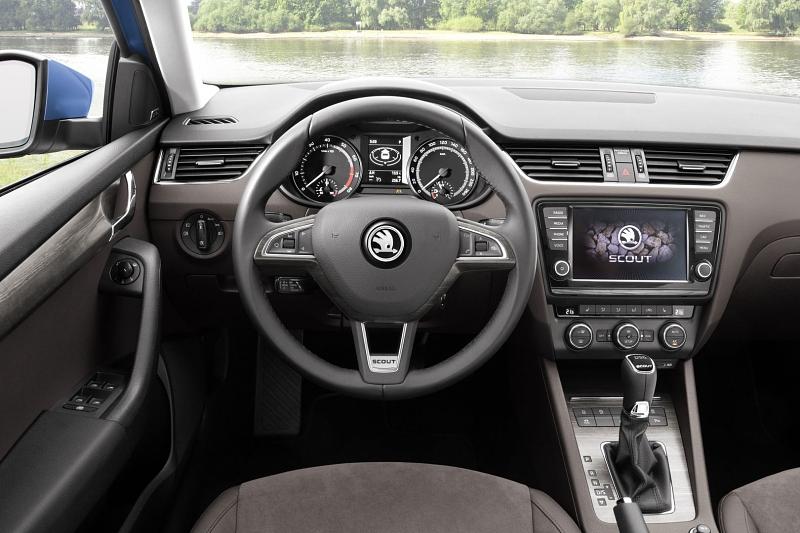 Das Cockpit des Skoda Octavia Scout 1,8 TSI/132 kW Green tec mit DSG.