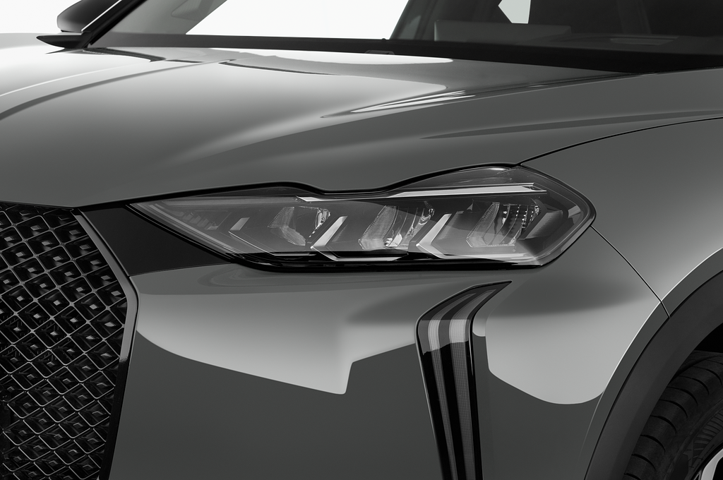 DS DS 3 (Baujahr 2023) EV Performance Line 5 Türen Scheinwerfer