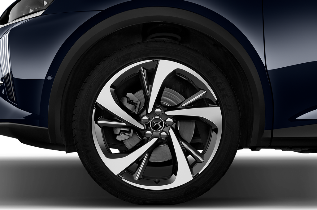 DS DS 7 (Baujahr 2023) E-Tense Opera 5 Türen Reifen und Felge