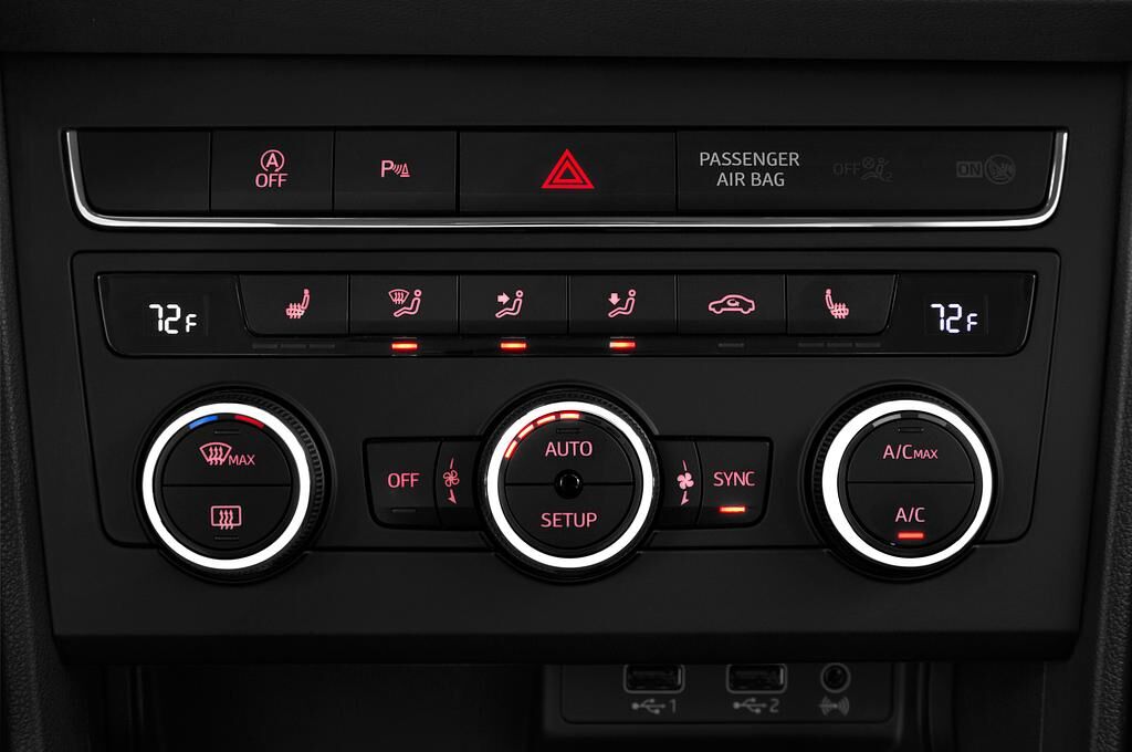 SEAT Leon ST (Baujahr 2018) Style 5 Türen Temperatur und Klimaanlage