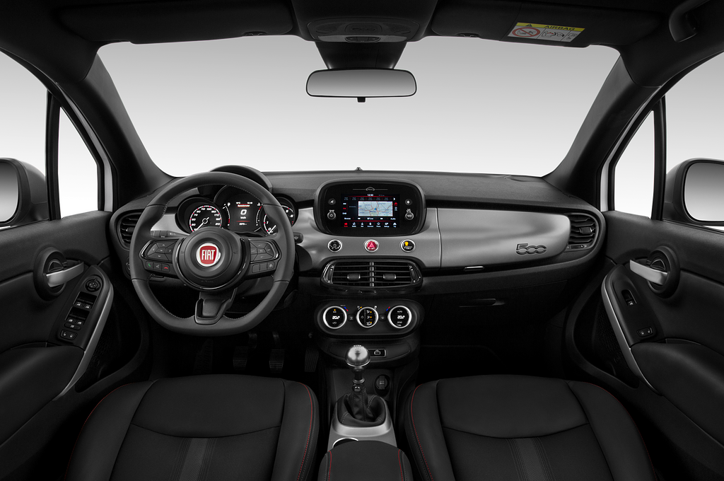 FIAT 500X (Baujahr 2020) Sport 5 Türen Cockpit und Innenraum