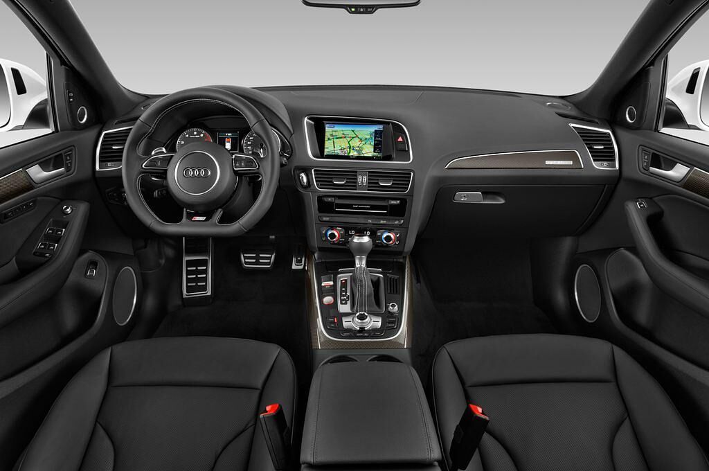 Audi SQ5 (Baujahr 2015) 3.0 Tdi Tiptronic Quattro 5 Türen Cockpit und Innenraum
