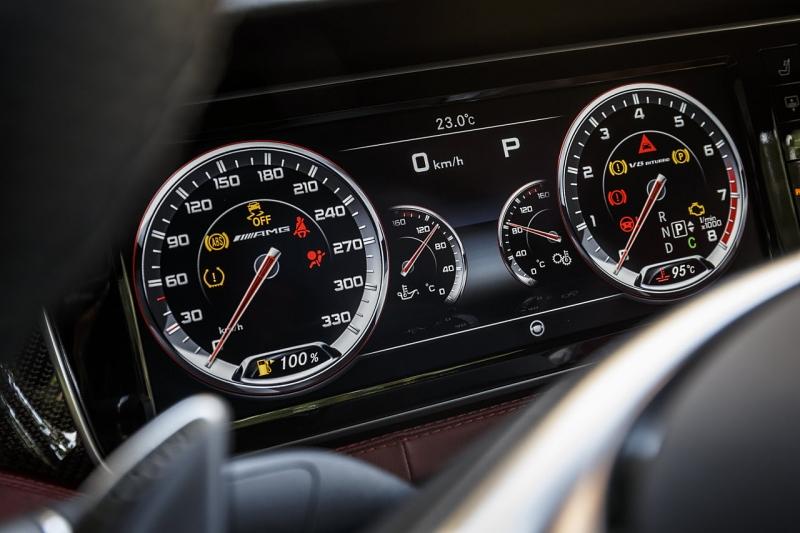 Mercedes S 63 AMG Coupé 4matic: digitale Instrumente