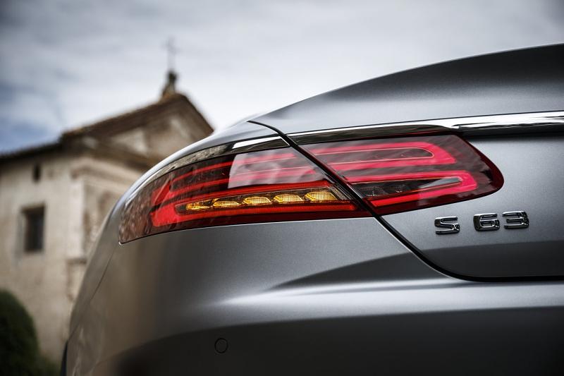 Mercedes S 63 AMG Coupé 4matic - LED-Licht auch am Heck