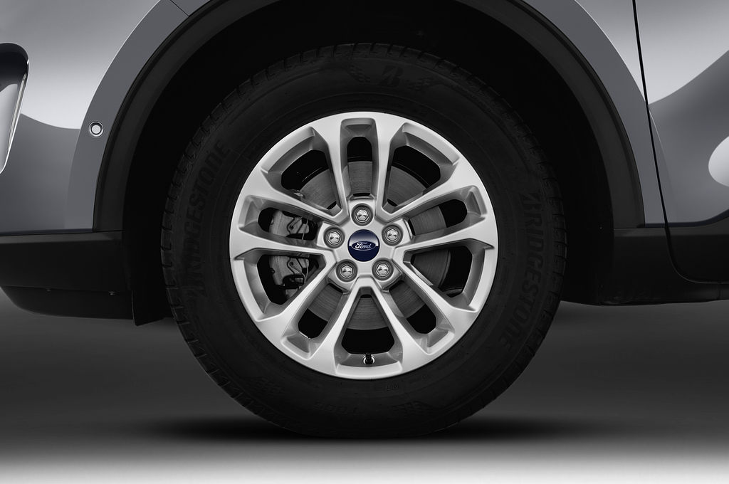 Ford Kuga (Baujahr 2020) Titanium 5 Türen Reifen und Felge