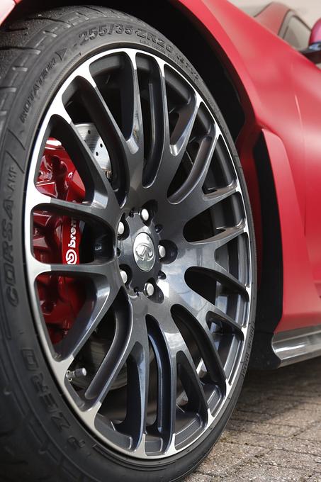 Infiniti Q50 Eau Rouge - 20 Zöller sind Serie