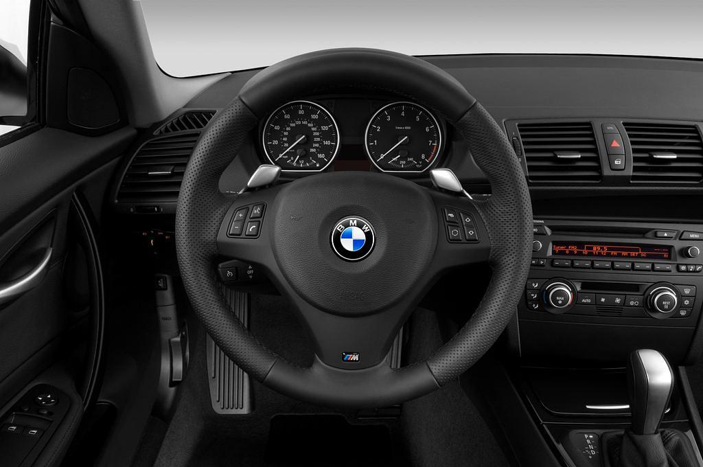 BMW 1 Series (Baujahr 2010) 135i 2 Türen Lenkrad