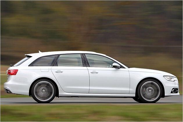 In 4,7 Sekunden spurtet der S6 Avant auf Tempo 100