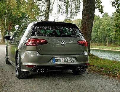VW Golf R - Schmuckstück mit vier Endrohren.