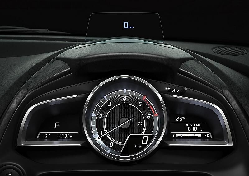 Das Cockpit erinnert an den Mazda 3