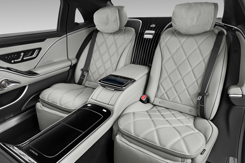 Mercedes S Class (Baujahr 2022) Maybach 4 Türen Rücksitze