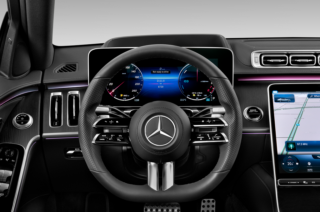 Mercedes S Class (Baujahr 2022) 580e AMG-Line 4 Türen Lenkrad