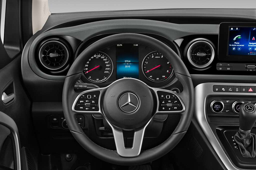 Mercedes T Class (Baujahr 2023) Standard 5 Türen Lenkrad