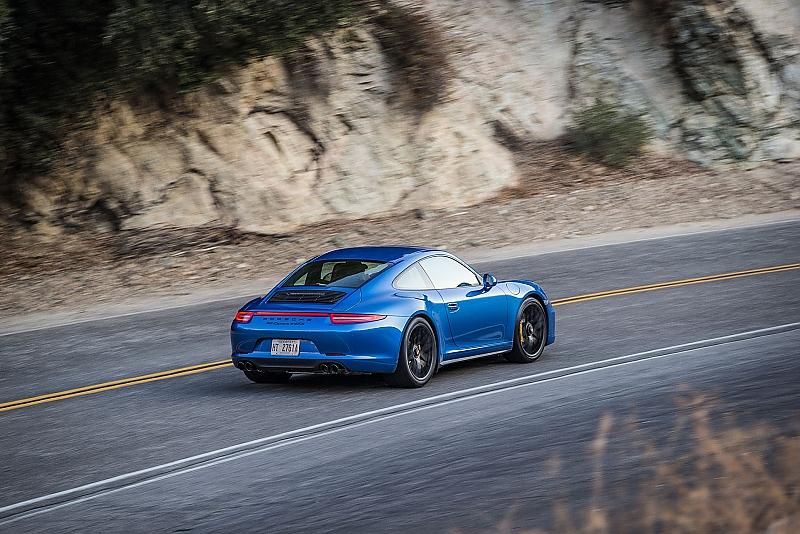 Porsche 911 Carrera GTS knackt die 300-km/h-Grenze