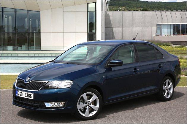 Der Rapid trägt als erster Skoda das neue Markengesicht mit schärferen Konturen
