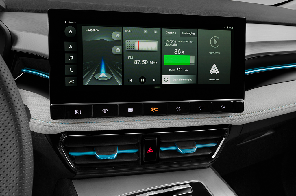 MG MG5 (Baujahr 2022) Luxury 5 Türen Mittelkonsole