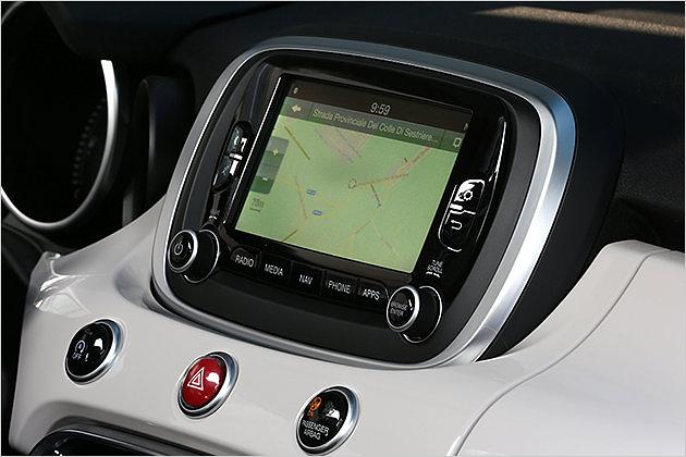 Je nach System ist der Touchscreen bis zu 6,5 Zoll groß