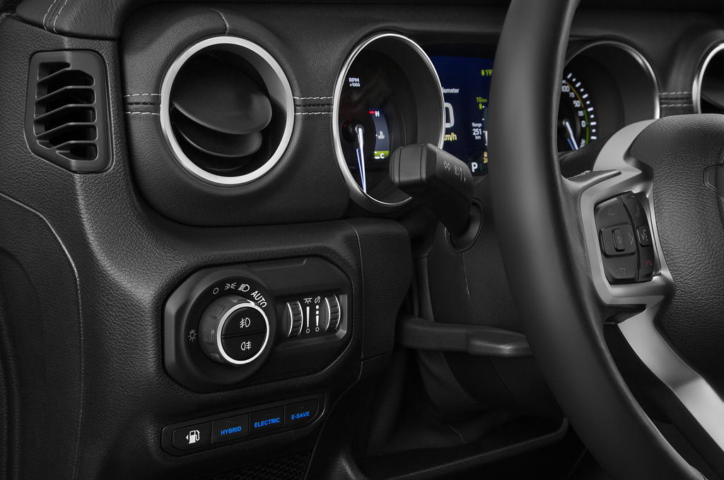 Jeep Wrangler 4xe (Baujahr 2021) 80th Anniversary 5 Türen Lüftung