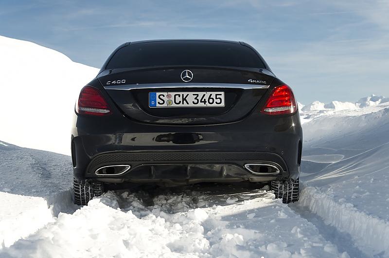 Mercedes C 400 4matic im Winter - Dank Allradantrieb ab in den Schnee