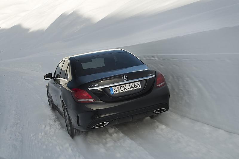 Mercedes C 400 4matic - auch rutschige Pisten bereiten keine Schweirigkeiten
