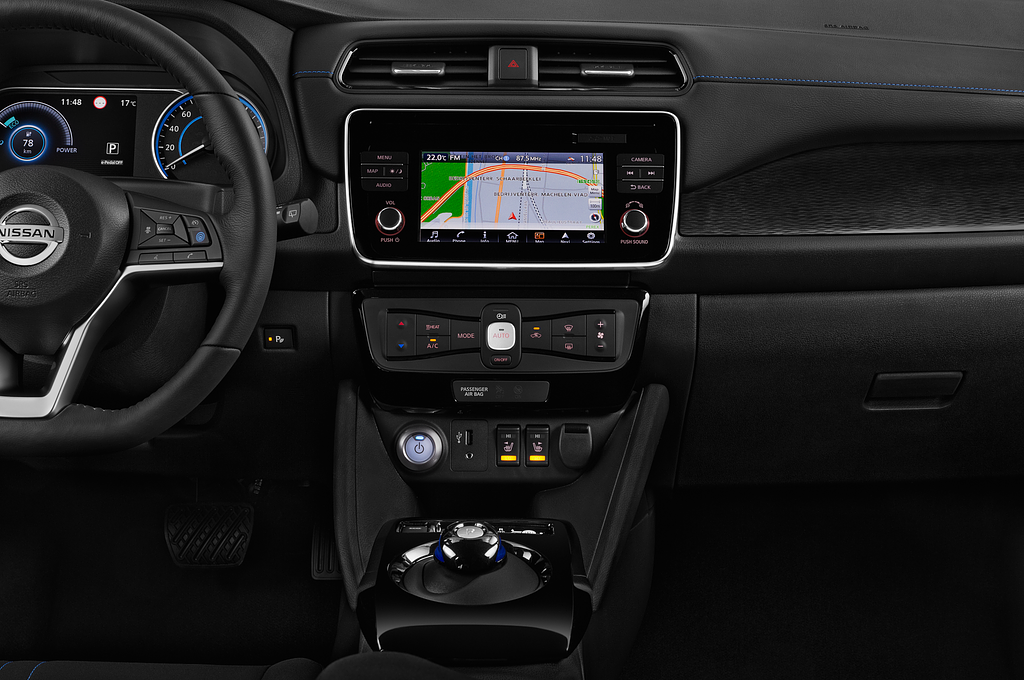 Nissan Leaf (Baujahr 2018) N Connecta 5 Türen Mittelkonsole