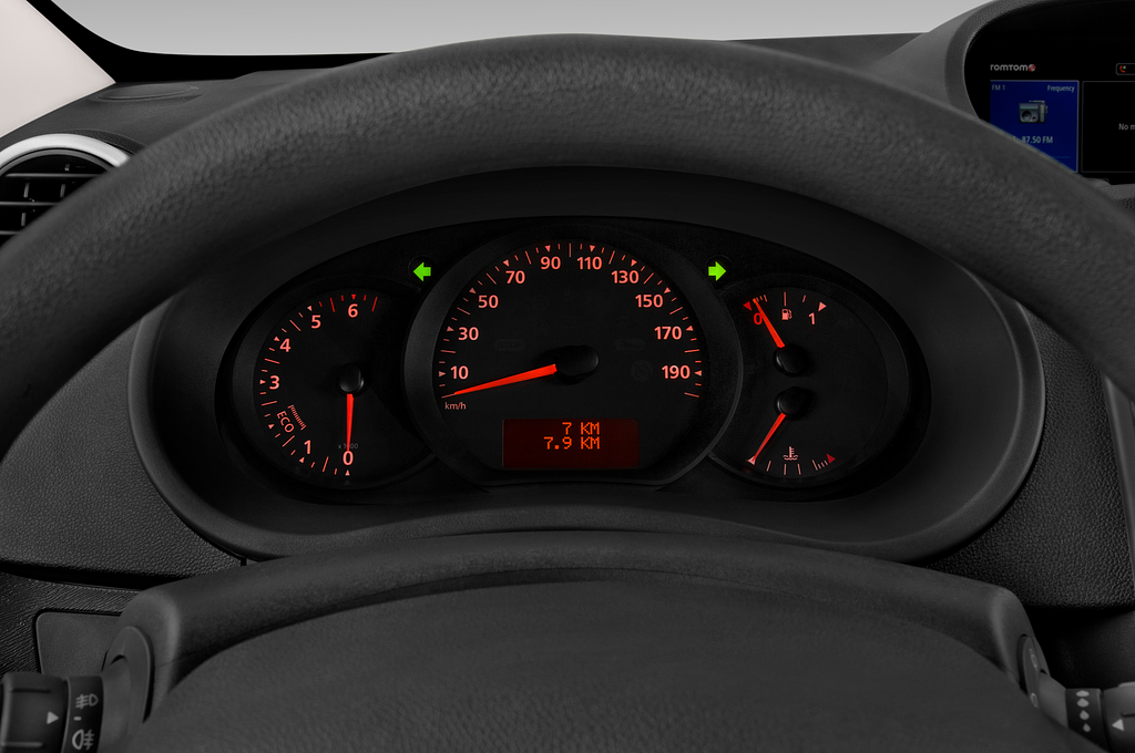 Nissan NV250 (Baujahr 2020) Pro 5 Türen Tacho und Fahrerinstrumente