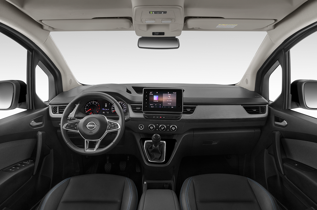 Nissan Townstar Combi (Baujahr 2022) N-Connecta 5 Türen Cockpit und Innenraum