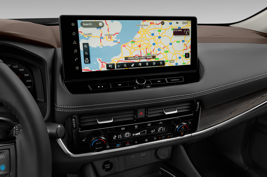 Nissan X-Trail (Baujahr 2023) e-Power Tekna 5 Türen Mittelkonsole