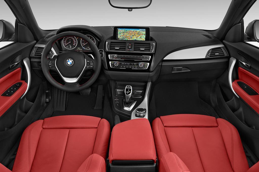 BMW 2 Series (Baujahr 2016) Sport Line 2 Türen Cockpit und Innenraum