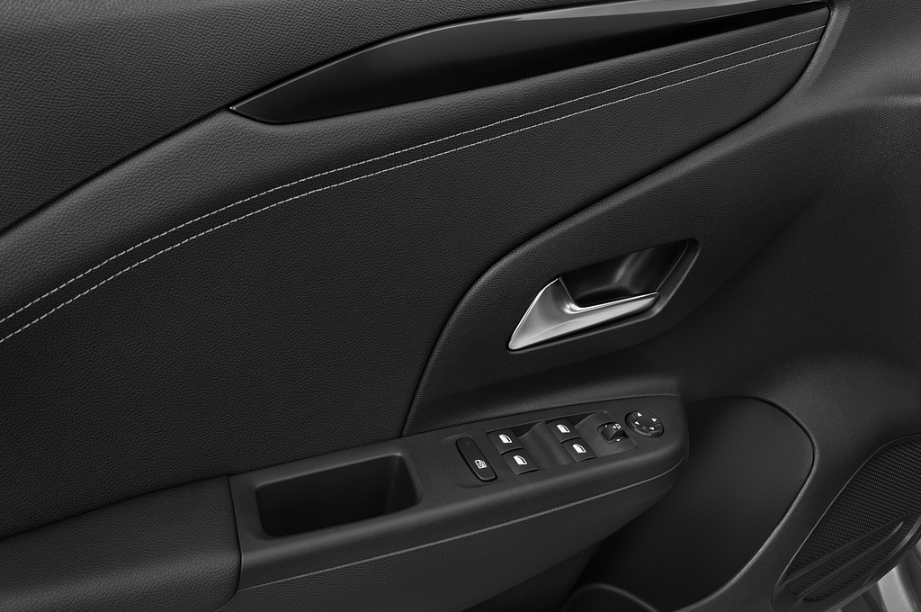 Opel Corsa Electric (Baujahr 2023) Elegance 5 Türen Bedienungselemente Tür