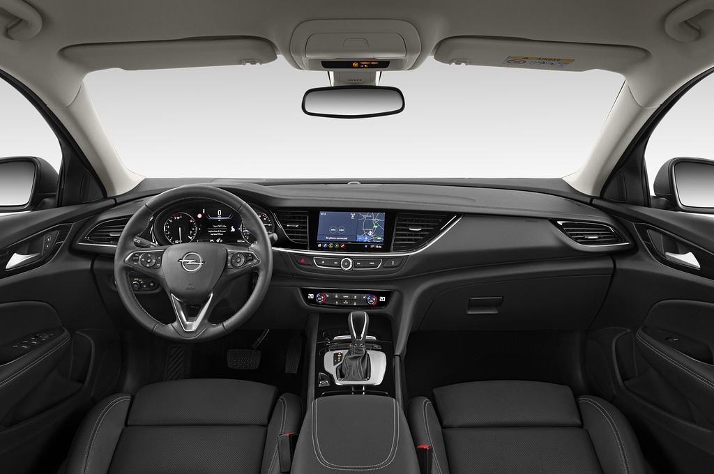 Opel Insignia Grand Sport (Baujahr 2021) Ultimate 4 Türen Cockpit und Innenraum