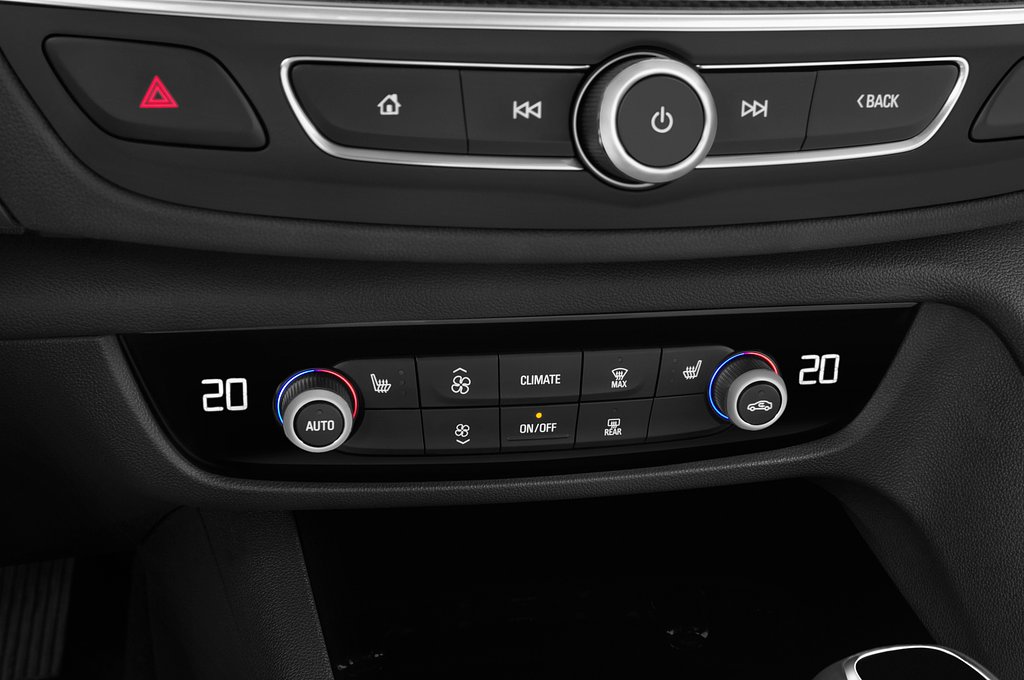 Opel Insignia Grand Sport (Baujahr 2021) Ultimate 4 Türen Temperatur und Klimaanlage