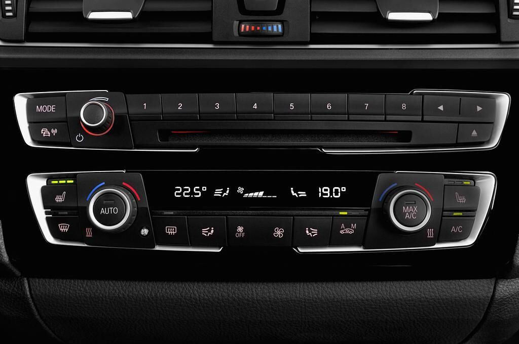 BMW 2 Series (Baujahr 2016) Sport Line 2 Türen Temperatur und Klimaanlage