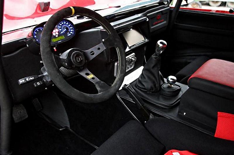 Das Interieur im serienmäßgen Wildcat Challenge Car ist aufgehübscht