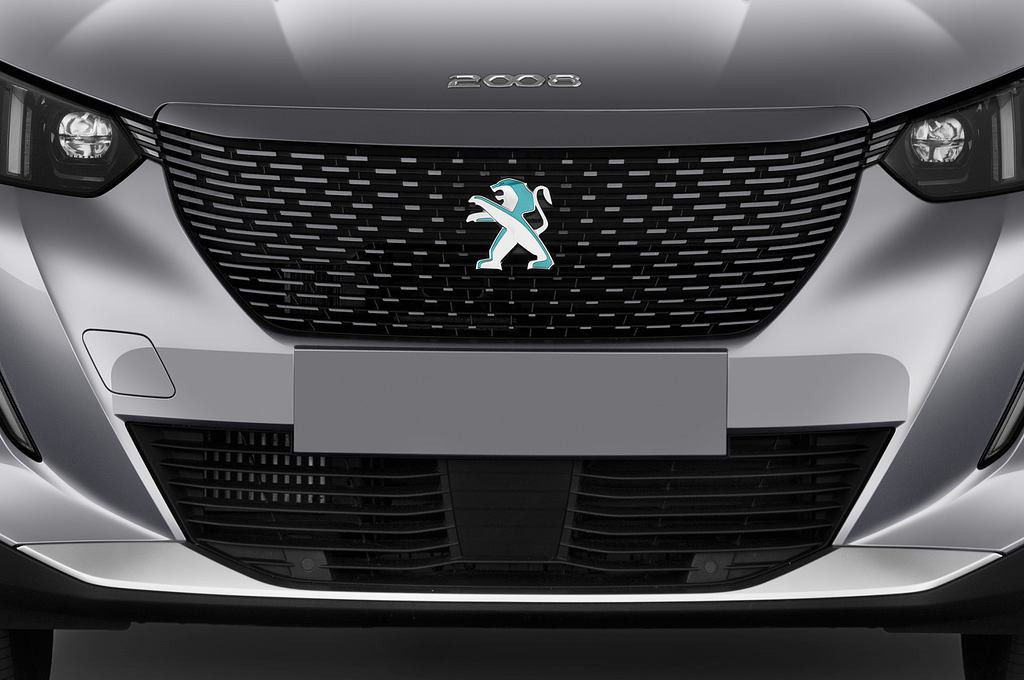 Peugeot e-2008 (Baujahr 2020) GT 5 Türen Kühlergrill und Scheinwerfer
