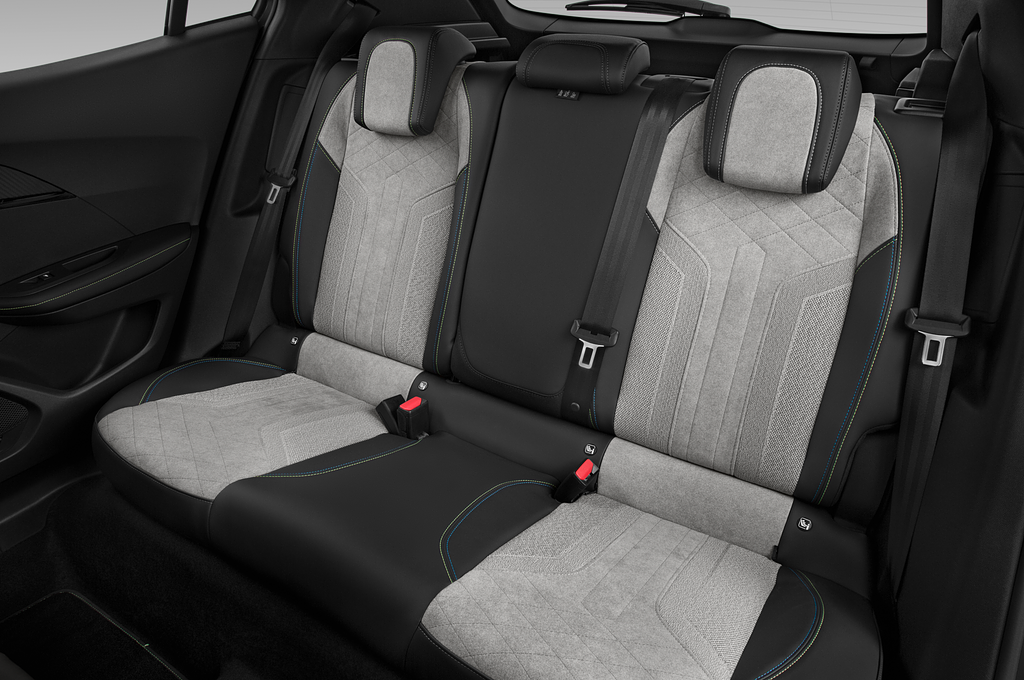 Peugeot e-2008 (Baujahr 2020) GT 5 Türen Rücksitze