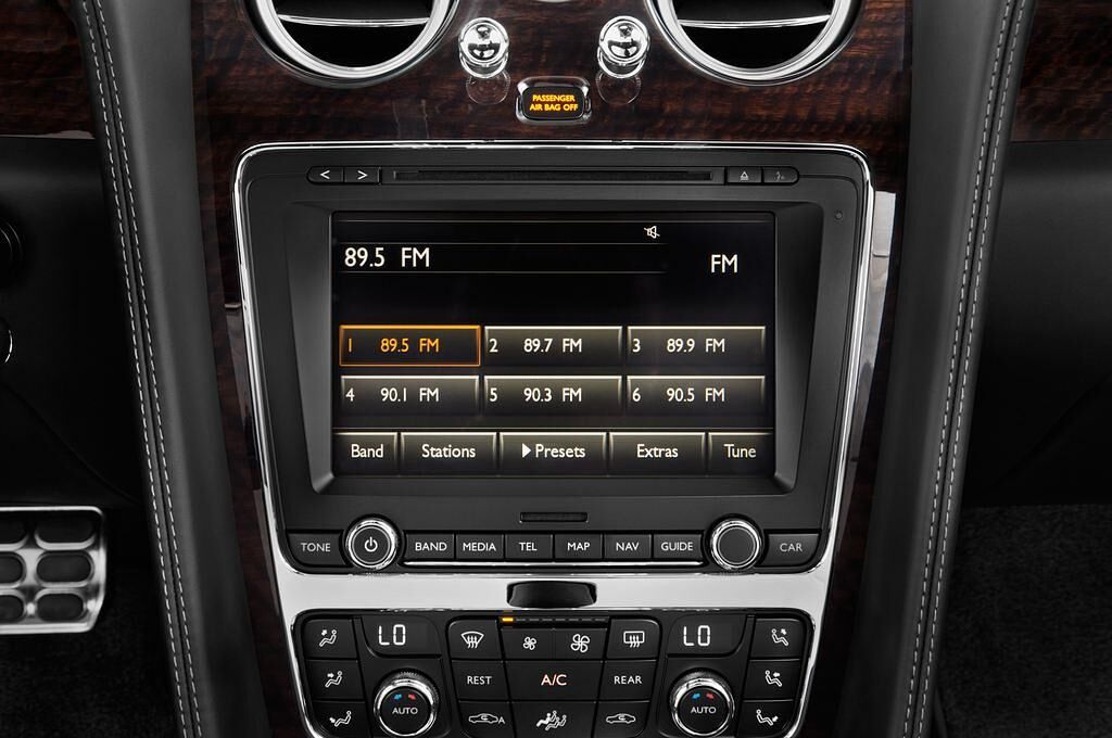 Bentley Continental GTC (Baujahr 2013) - 2 Türen Radio und Infotainmentsystem