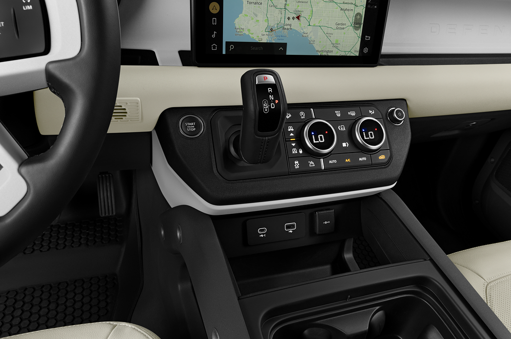 Land Rover Defender 110 (Baujahr 2022) SE 5 Türen Schalthebel