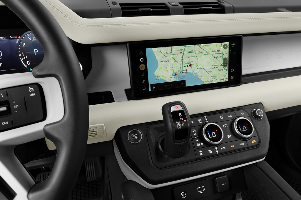 Land Rover Defender 110 (Baujahr 2022) SE 5 Türen Mittelkonsole