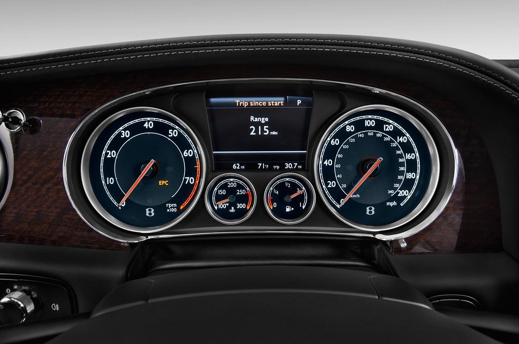 Bentley Continental GTC (Baujahr 2013) - 2 Türen Tacho und Fahrerinstrumente