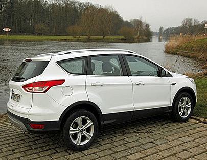 Ford Kuga mit Panorama-Schiebedach.