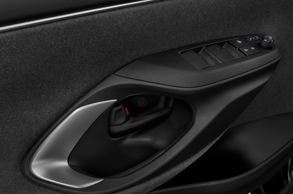 Mazda Mazda2 Hybrid (Baujahr 2022) Select 5 Türen Bedienungselemente Tür